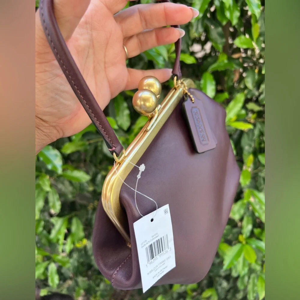 Coach Kisslock Frame 16 Bag Black Currant Leather Top Handle Purse NWT - Picture 4 of 8